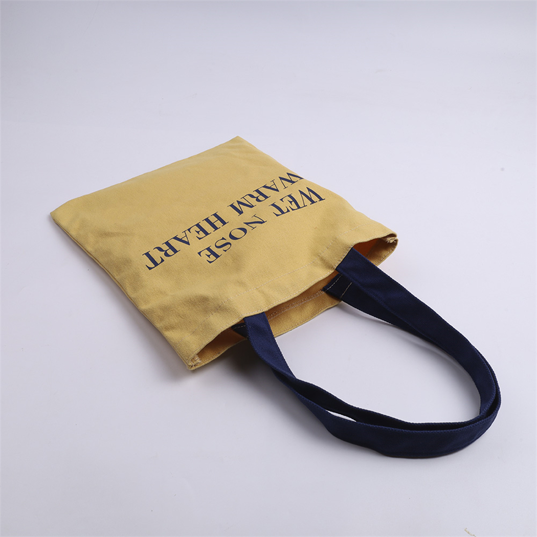JunyeTracy's tweet photo. High-quality canvas single-shoulder bag.😍🔥👏
Low MOQ to customize your own brand. 🥰
#EcoFriendly #PackagingDesign #junye #box #paperbox #giftbox #jewelrybox #apparel #jewelry #pouch #jewellery #jeweler #packaging #jewel https://t.co/9NZupJIPt0