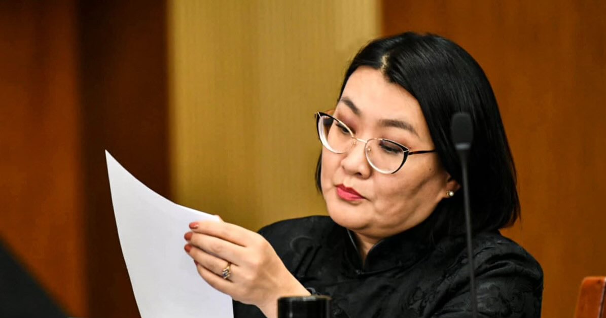 Энэ гишүүний талаар сүүлийн үед сөрөг бодолтой болсоон...