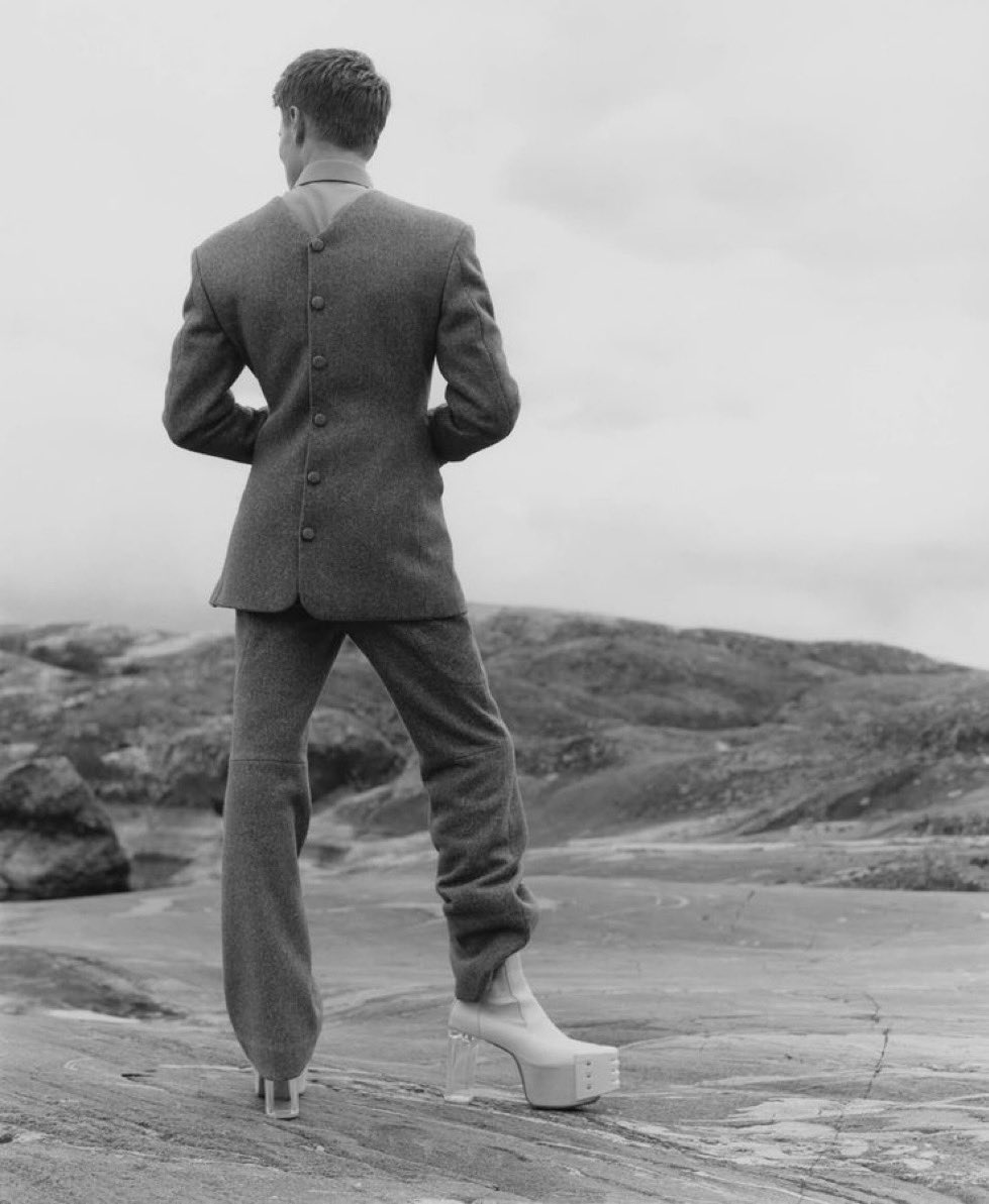 Even lined my lip just to match my nipple #leavemealonebitch #iwannahavefun