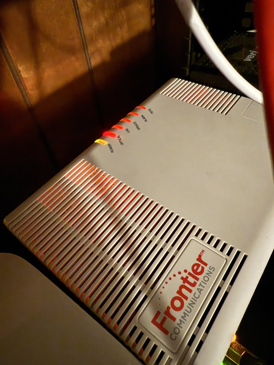 AbrahamsPhotos's tweet photo. @AskFrontier I have been without internet for a week. A technician came out and still no resolution. The chat bot is a joke. I hate that I have to come to X for customer service. Really losing confidence in your service. https://t.co/K1uuNO1U2E