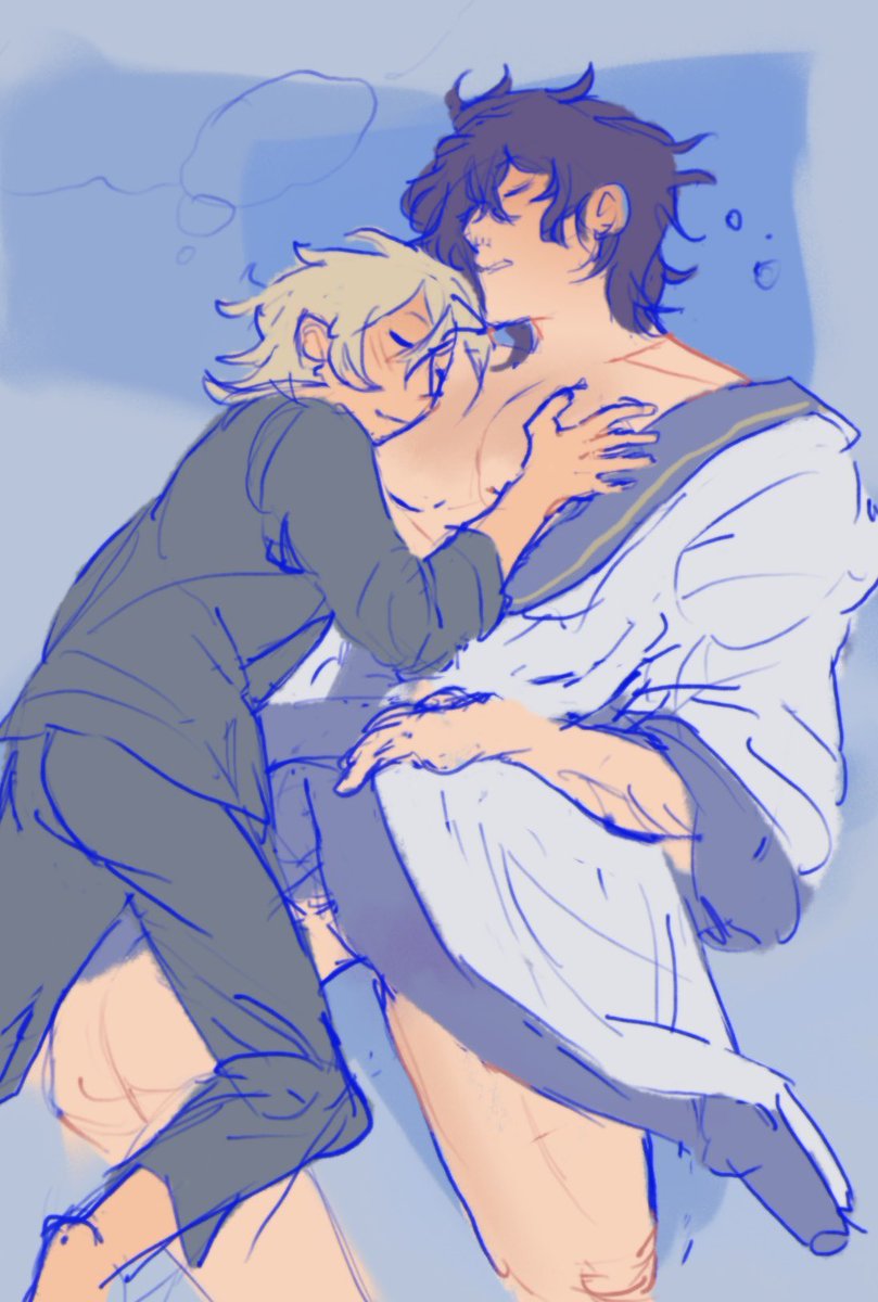elusivelisa_'s tweet photo. aventio size difference. if anyone cares https://t.co/O2GzqAtsU8