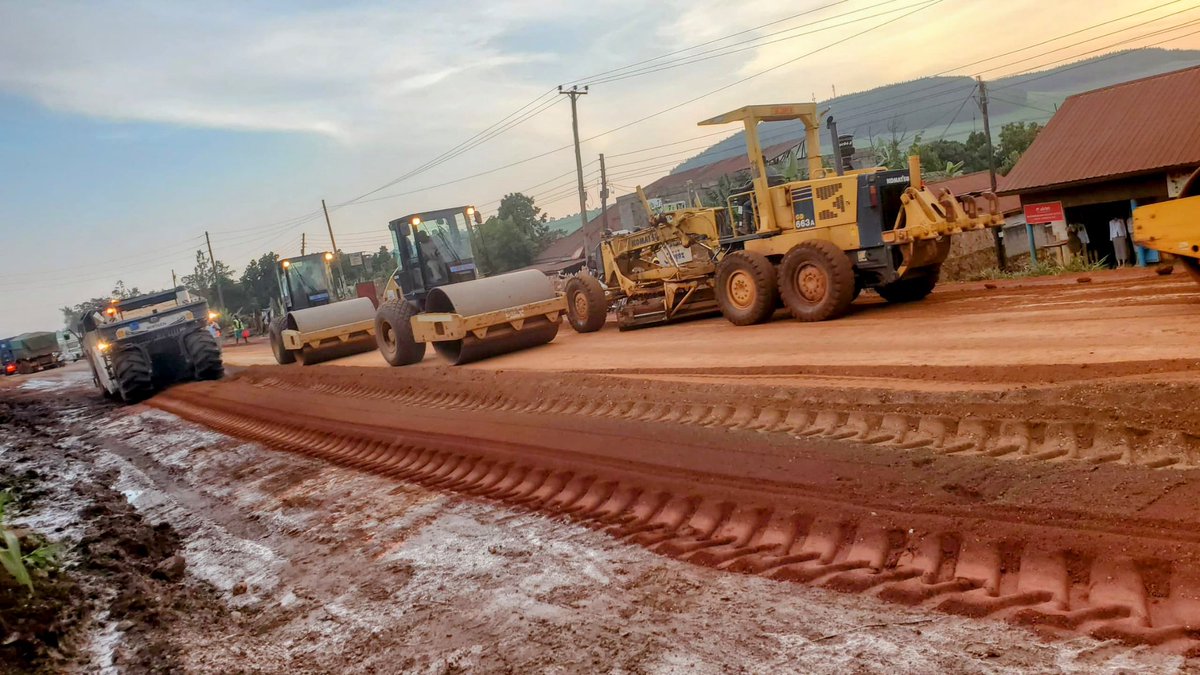Allan Ssempebwa K. (@assempebwa) on Twitter photo The In-House Construction team is now FULLY deployed at Mbikko. Expected to complete processing works today then commence with asphalt laying backwards towards Mabira.
For now, sections in Mabira, Kitigoma to Mbikko have been processed and await asphalt overlay!
<a href="/MoWT_Uganda/">Ministry of Works & Transport</a> The In-House Construction team is now FULLY deployed at Mbikko. Expected to complete processing works today then commence with asphalt laying backwards towards Mabira.
For now, sections in Mabira, Kitigoma to Mbikko have been processed and await asphalt overlay!
<a href="/MoWT_Uganda/">Ministry of Works & Transport</a>