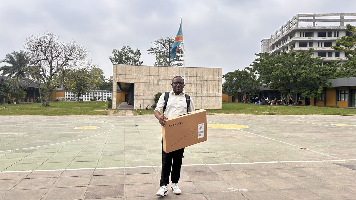 100 % des personnes qui ont contribué à notre projet Starlink pour connecter les écoles ne m’avaient jamais rencontré.
Aucun d’eux n’a demandé de faveur, ni imposé une école à connecter.

Ils ont juste cru. En l’idée. En l’impact.
Par pure solidarité. Par amour pour l’éducation.