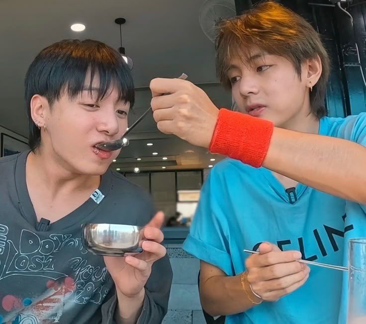 วันหลังอยู่บ้านกับแม่นะ

ทำไม

กุไม่อิ่ม