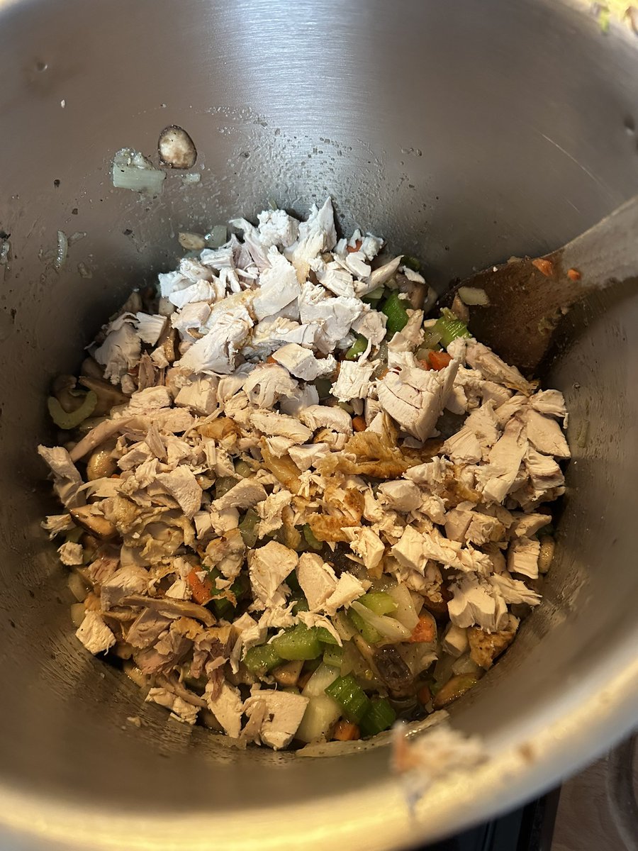 paul_siddaway's tweet image. Soup - sequencing … veggies …add chicken - add broth - add beans rice barley- simmer for 1 hour 15 - relax with a nice glass of wine … serve
