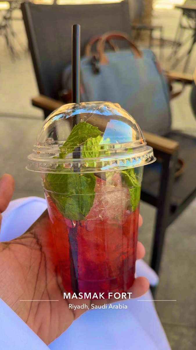 Morning #Vibe ••• 🍃🏰☀️🥤
