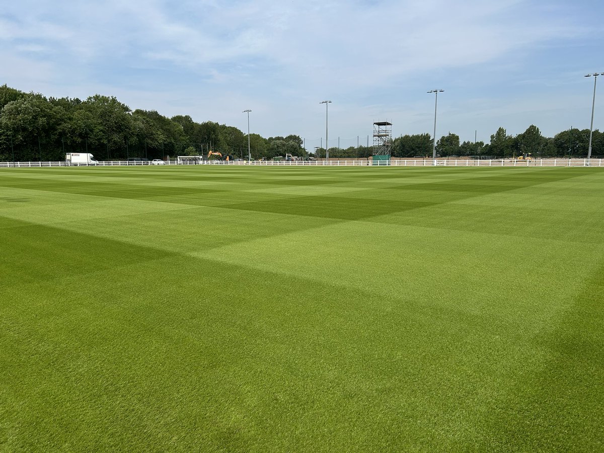 Paul Moreton (@moretongerminal) on Twitter photo . <a href="/LUFC/">Leeds United</a> training ground also looking superb.
The grounds team have dealt with the tricky weather amazingly
<a href="/GerminalAmenity/">Germinal Amenity</a>
#leedsunited
#cleanseed . <a href="/LUFC/">Leeds United</a> training ground also looking superb.
The grounds team have dealt with the tricky weather amazingly
<a href="/GerminalAmenity/">Germinal Amenity</a>
#leedsunited
#cleanseed