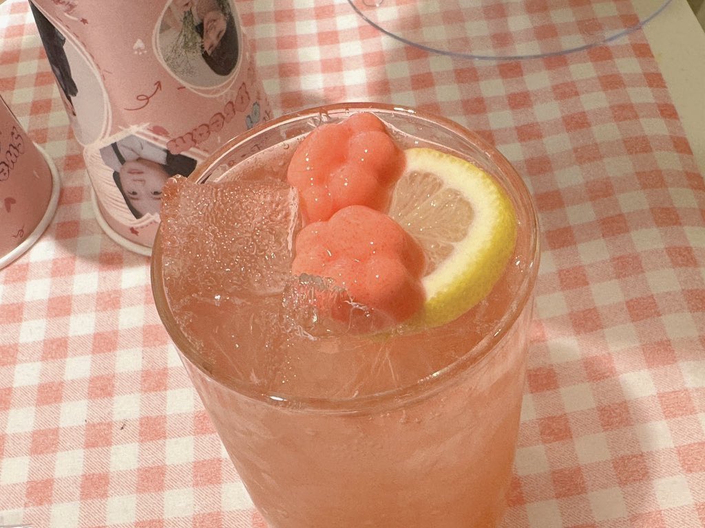 🍰

🚩길가배너 및 3m 크기의 대형 현수막 설치💕
🍰이벤트 커스텀 케이크 &amp; 음료

📆일정확인&amp;문의📍 linktr.ee/p.logue
⭐ ~25년 10월 대관 시 추가 지원중🫶🏻

대관카페 생일카페대관 컵홀더이벤트 아이돌컵홀더 2D카페대관 기념일이벤트 이벤트 배우 카페