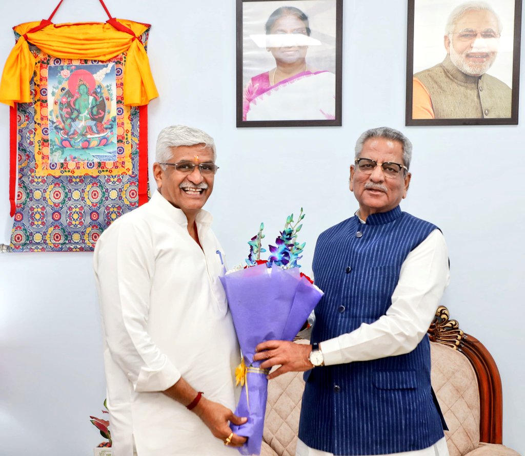 सिक्किम के माननीय राज्यपाल श्री ओमप्रकाश माथुर जी से आज सिक्किम हाउस, दिल्ली में शिष्टाचार भेंट की।

<a href="/OmMathur_Raj/">ओम प्रकाश माथुर (Om Prakash Mathur )</a>