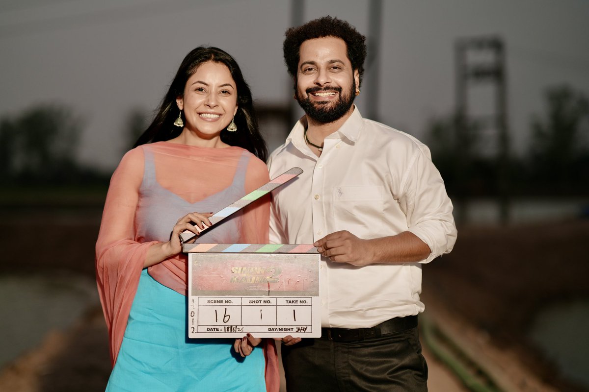 raghveerboli's tweet photo. Main Keha Kithe Ain ?? 😉 

Full Masti On Set - SINGH VS KAUR 2 🤩

@ishehnaaz_gill 😂 
#shehnaazgill #RaghveerBoli #SinghVsKaur2 https://t.co/Ht0DN5SS2x