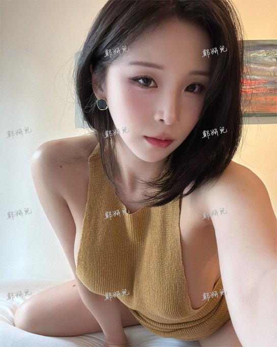 現在粉絲都在說  插入無套很舒服
被妍兒深喉口爆超滿足

讓你選的話
A：插入無套很舒服🐔🐔
B：深喉口爆超滿足🤤🤤

二選一的話 你想要選哪個？
#轉推點讚優先抽哦
https://t.co/5ZHDSqEYhy https://t.co/Us6NuhEpab