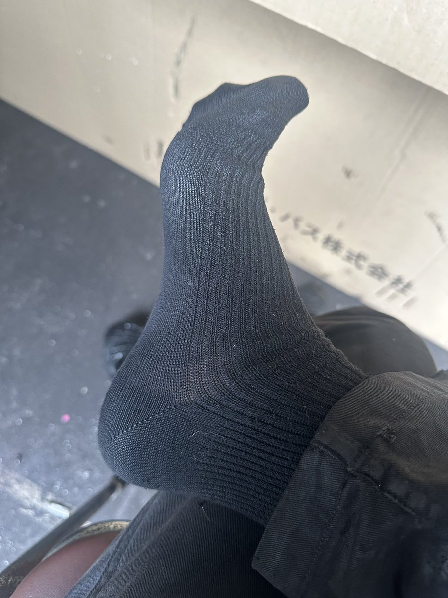 StarsSeven11's tweet photo. 仕事中の足嗅がせたいわー
嗅ぎたいやつおる？ https://t.co/h2mZCbT0Vz
