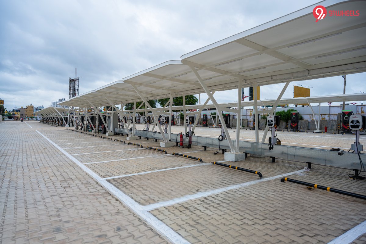 This is just the beginning! 

Say hello to what is now the largest ⚡EV charging hub in the country - by Charge Zone 

Details. 
➡️ Location is Beguru, Chikkanahalli, Bandikodigehalli Amanikere, Bangalore
➡️ As per <a href="/ZoneCharge/">ChargeZone®</a> , the EV superhub features over 210 charging points,
