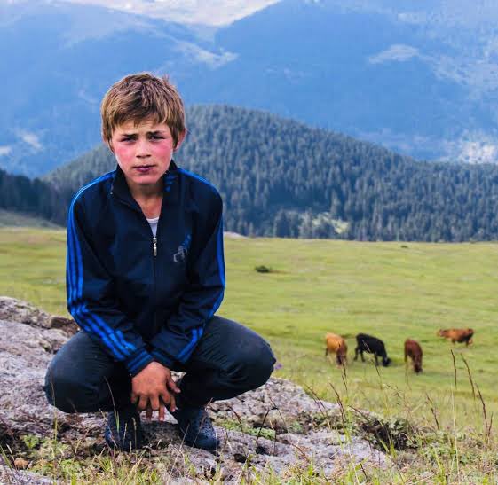 Ne seni unuturuz, 
ne de o kocaman yüreğini...

#iyikivarsınEren