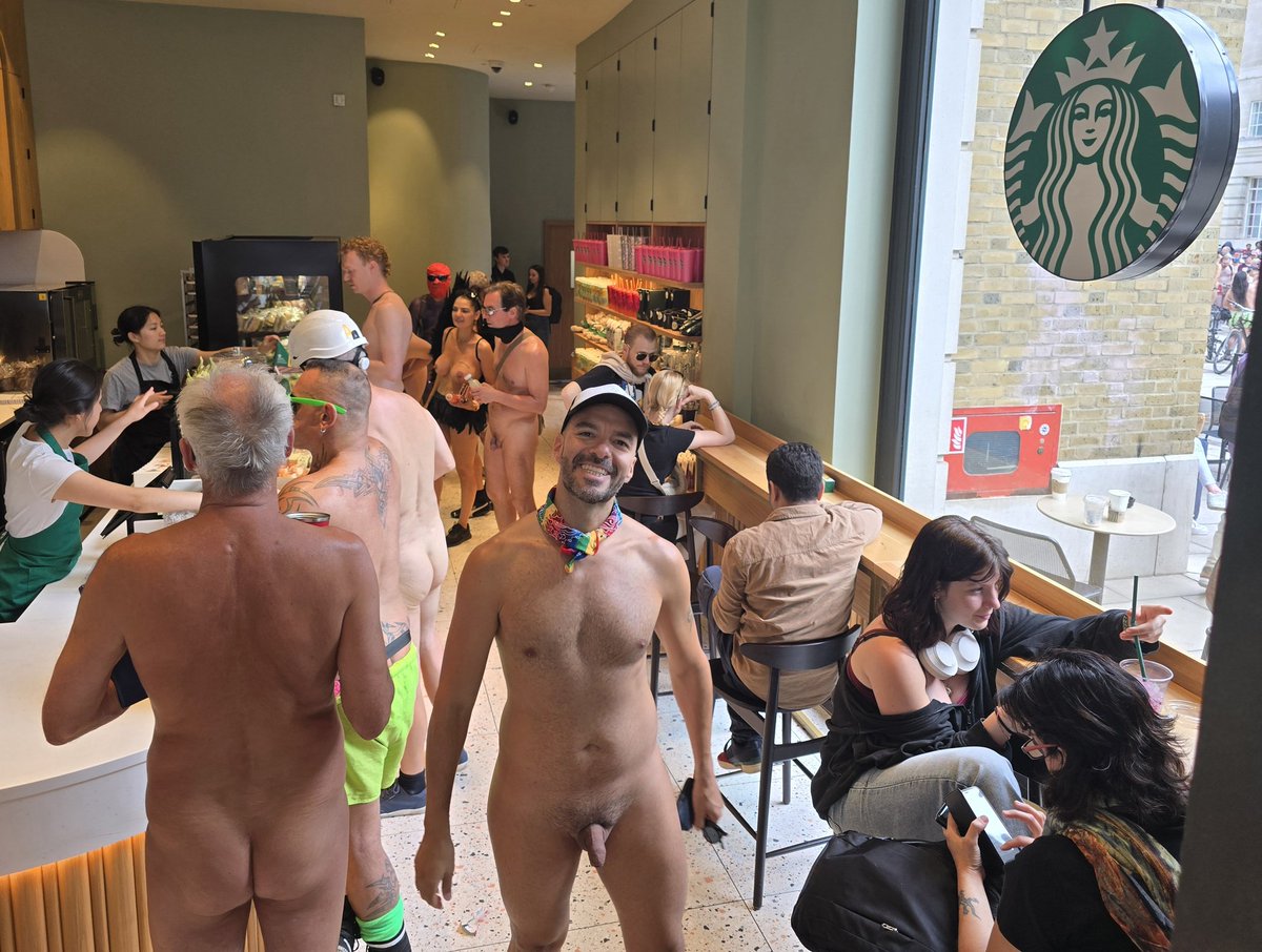 It's not every day you get the chance to order a coffee at Starbucks while completely naked. #wnbrlondon #wnbr #malenudist #malenaturist