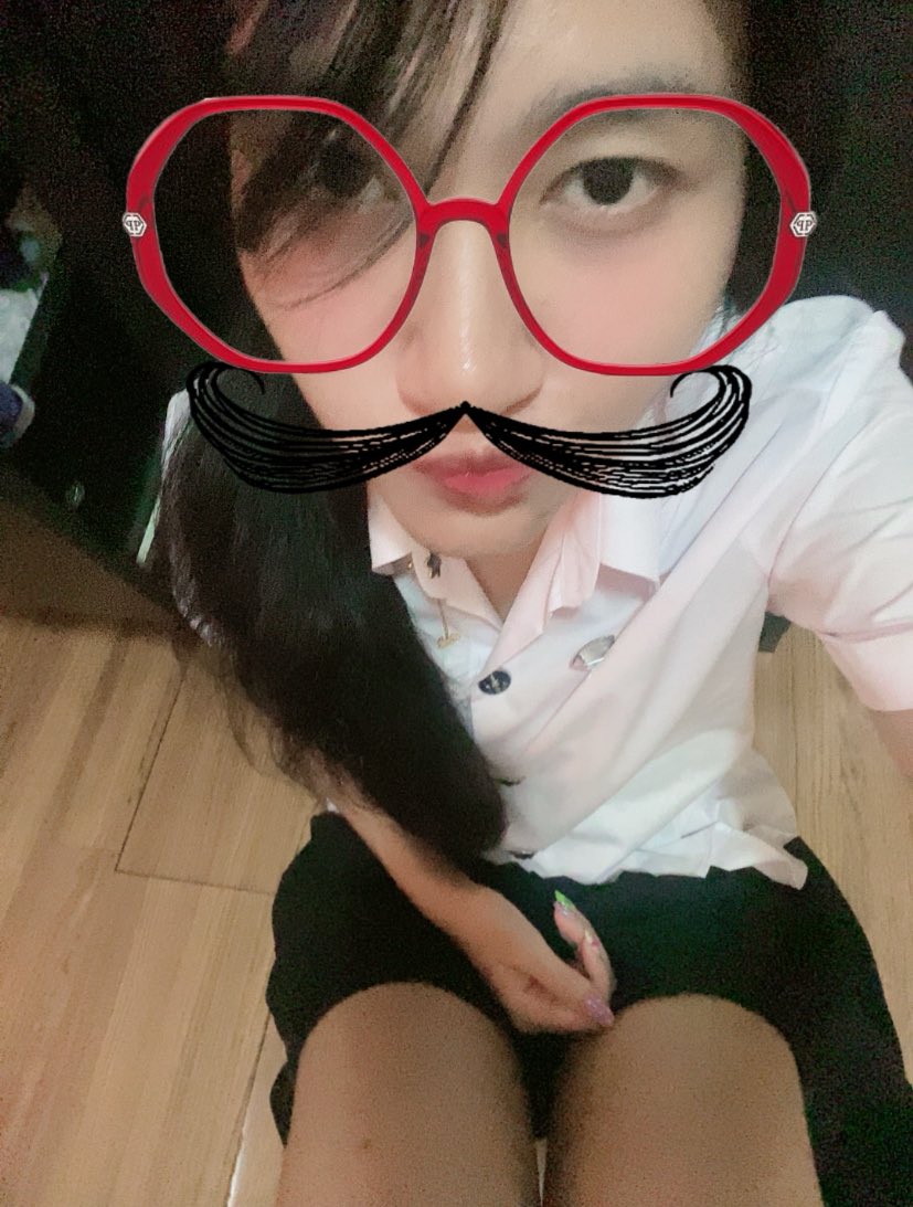 whywas1born's tweet photo. เห้ยไอน้องแว่นแดง https://t.co/qjwt7R9T8s