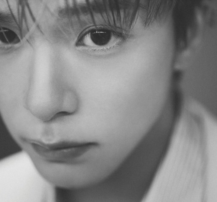 이런 얼빡샷 주시면 저 죽죠