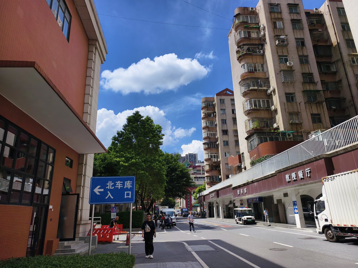 南方医院原来和南方医科大学在一个地方。当年来这里读书就好了