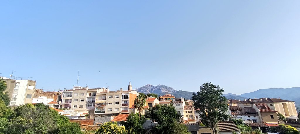 Bon dia des d'Esparreguera
(Baix Llobregat)
Dades a les 8:30h
T.Max.Ahir. 36°
T.Min.Avui. 21°
T.Actual. 24°
Hum. 67%
T.Xafogor. 29
Vent.W 6,8 km/h
Vent.Max.18,3 km/h
Pressió. 1016 mb