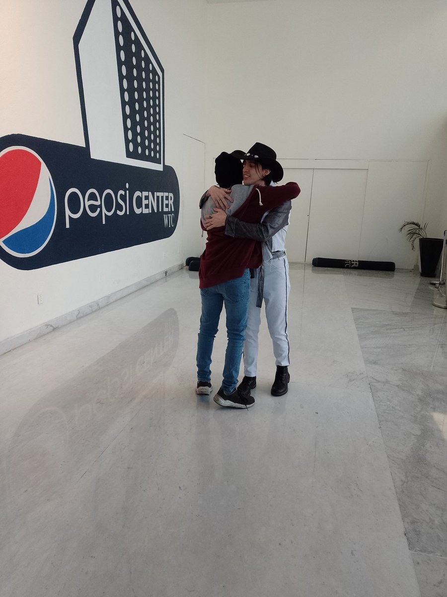 YosemithCedillo's tweet photo. @dylan_arbillaga @Robleis01 Uno de los mejores días de mi vida ✨ https://t.co/f7dUlQn1TT