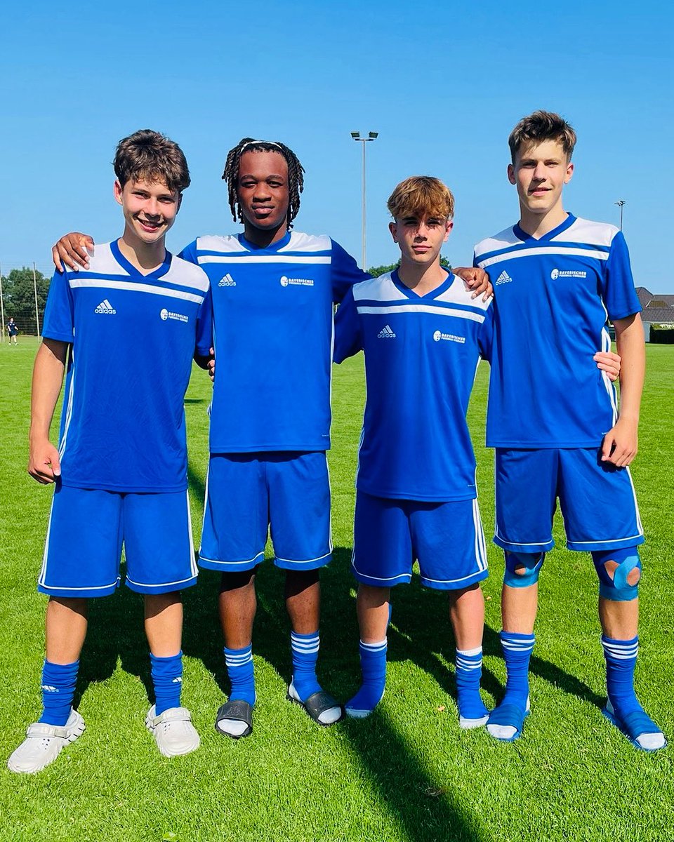 fcn_nachwuchs's tweet photo. 𝘾𝙡𝙪𝙗𝙉𝙖𝙘𝙝𝙬𝙪𝙘𝙝𝙨-𝙌𝙪𝙖𝙧𝙩𝙚𝙩𝙩 𝙗𝙚𝙞 𝙙𝙚𝙧 𝘽𝙁𝙑-𝘼𝙪𝙨𝙬𝙖𝙝𝙡!🙌
Mit Nikita #Drozd, Edgar #Idada, Nick #Barget und Dennis #Yakavenka waren gleich 4️⃣ Talente aus dem #ClubNachwuchs mit der BFV-Auswahl beim U14-Länderpokal aktiv.
#fcn | #clubnachwuchs https://t.co/VW03Dc3hUz