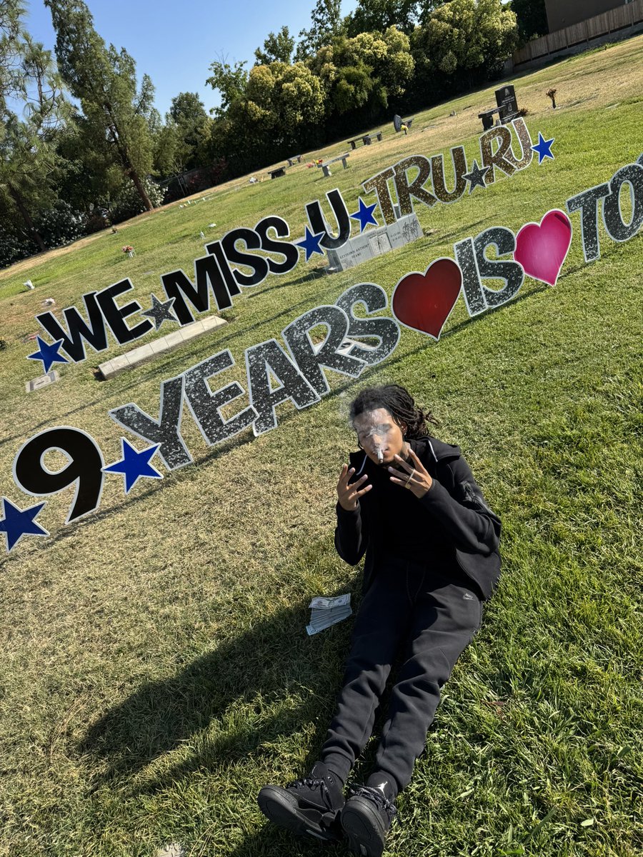 AntClout's tweet photo. Miss you boy! Was only 13 when we lost you forced me to grow up๐คฆ๐ฝโโ๏ธ 9 yearz you been gone and it still hurts the same๐ #TRUWORLD https://t.co/gRsLUJ7QFc