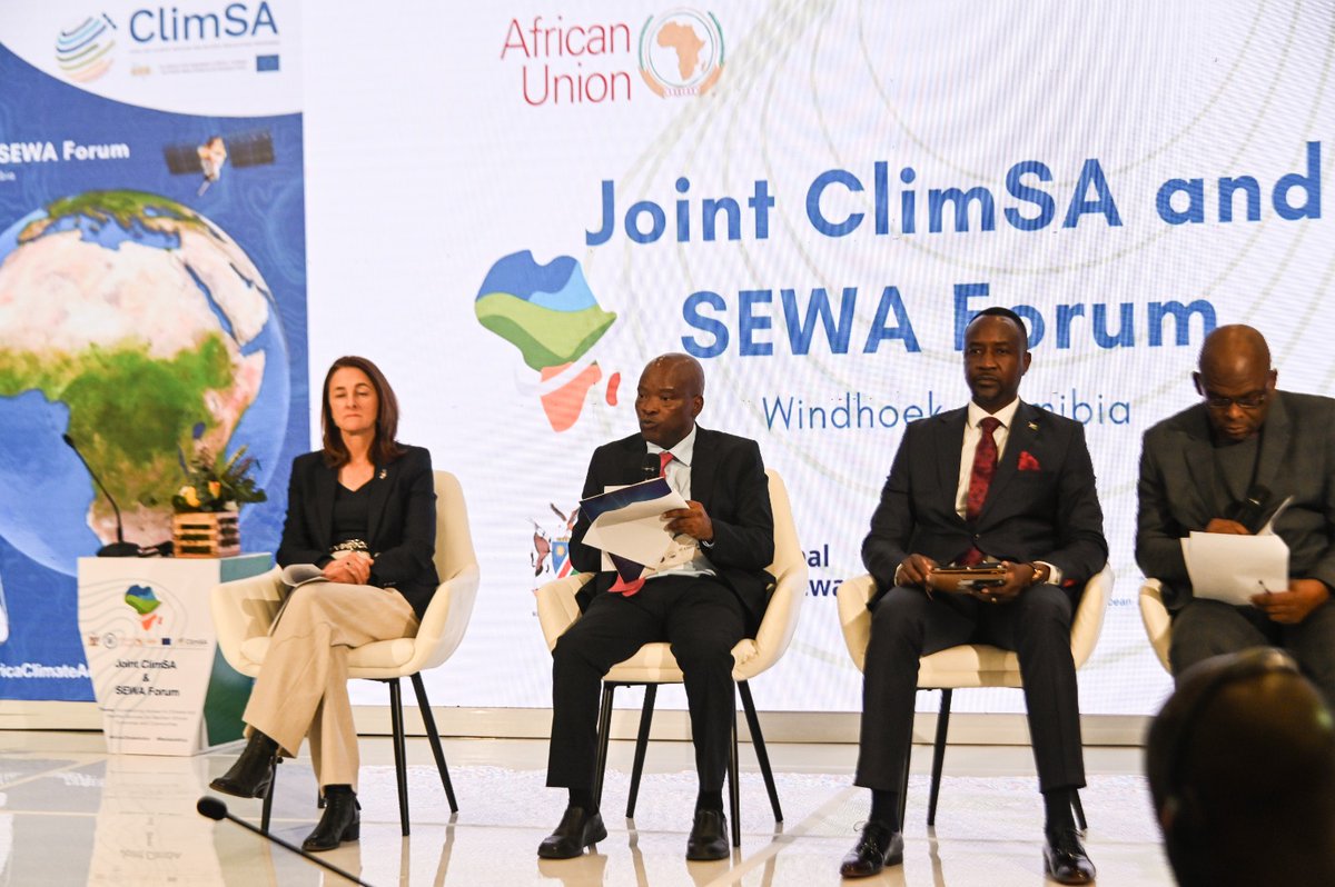 _AfricanUnion's tweet image. At the opening of the Joint Forum for the Intra-ACP Climate Services (ClimSA) and SEWA Programmes, H.E. Mosses Vilakati, AUC Commissioner @AU_DARBE , highlighted the unprecedented challenges Africa faces from climate change, affecting key sectors. He emphasized the urgent need…