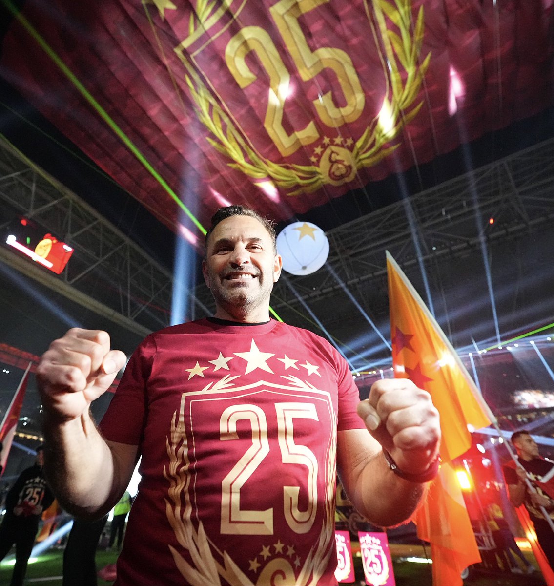📅 TARİHTE BUGÜN | 24.06.2022

🏆 𝐖𝐢𝐧𝐧𝐞𝐫 Okan Buruk, Galatasaray Teknik Direktörü olarak ilk imzasını attı; geride kalan üç yılda beş kupa kazandırdı. 💛❤️