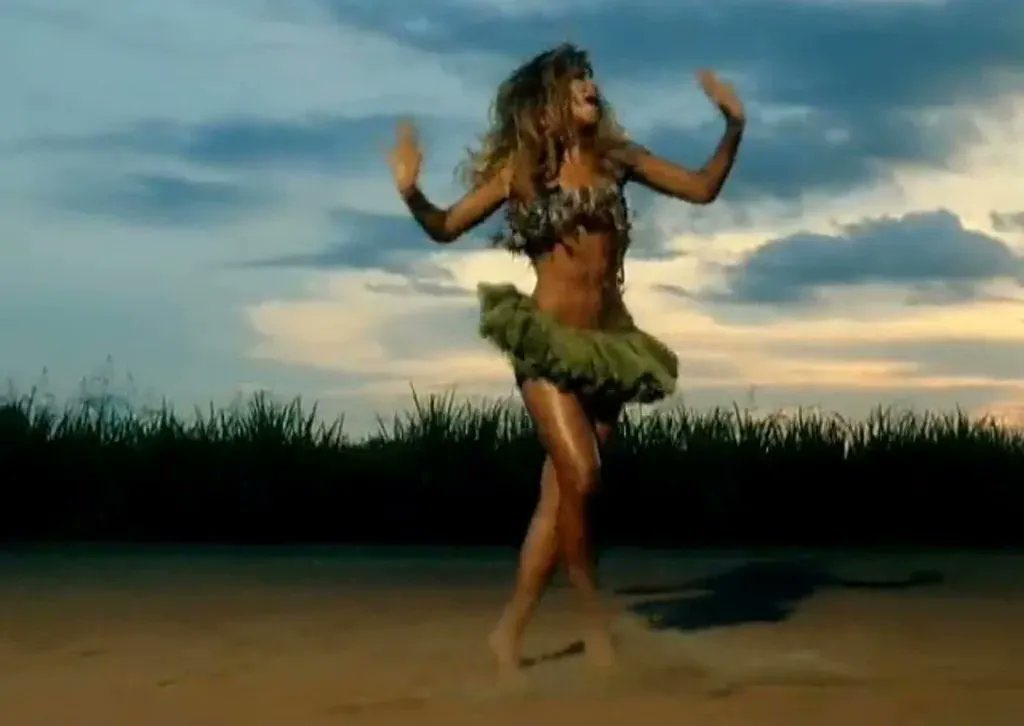 PopCrave's tweet photo. 19 years ago today, Beyoncé released “Déjà Vu” featuring Jay-Z. https://t.co/gtqcwSyKia