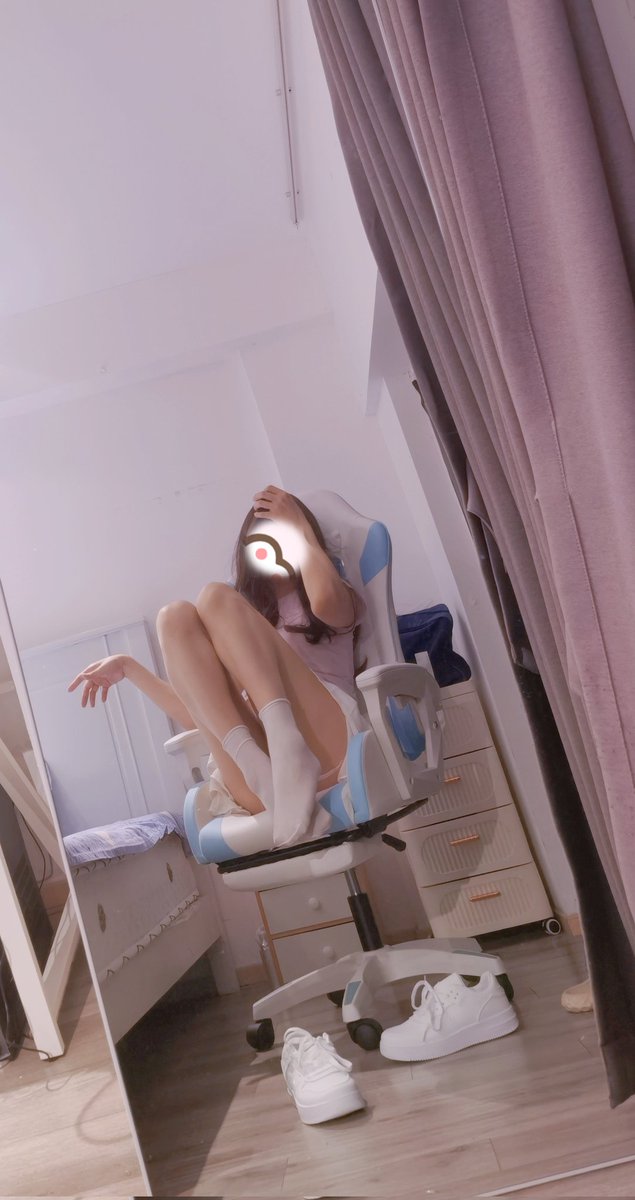 男娘的小雪糕，最可爱了🥰🥰🥰
#雌堕 #女装 #反差  #伪娘  #男の娘
#可爱的男孩子 #足控