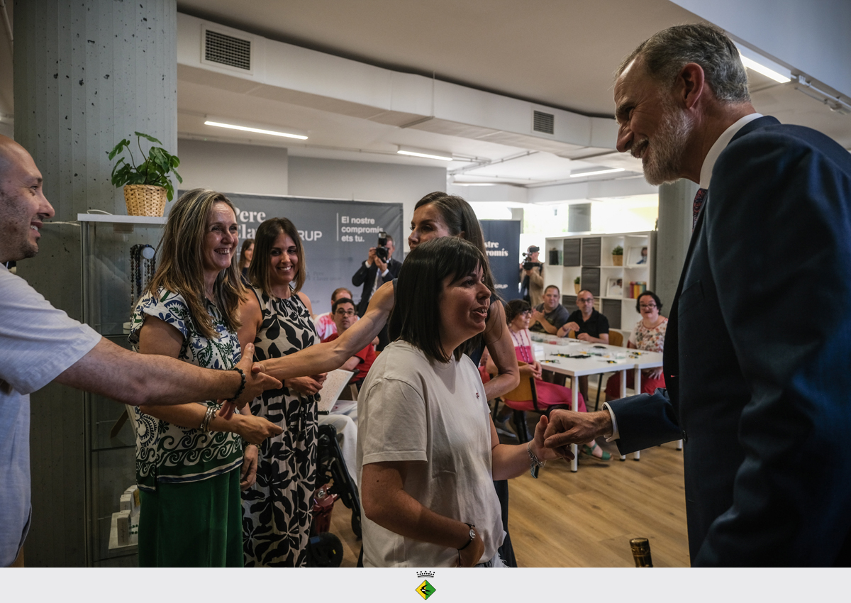 Pere Claver Grup (@pereclavergrup) on Twitter photo Ahir vam rebre la visita de ses majestats el rei Felipe VI i la reina Letizia, per conèixer el nostre projecte #Endorphins durant la seva visita a Badia del Vallès amb motiu del 50è aniversari de la ciutat.
📷 Ò. García | <a href="/AjuntamentBadia/">Ajuntament de Badia del Vallès</a>
Seguir fil 👇 Ahir vam rebre la visita de ses majestats el rei Felipe VI i la reina Letizia, per conèixer el nostre projecte #Endorphins durant la seva visita a Badia del Vallès amb motiu del 50è aniversari de la ciutat.
📷 Ò. García | <a href="/AjuntamentBadia/">Ajuntament de Badia del Vallès</a>
Seguir fil 👇
