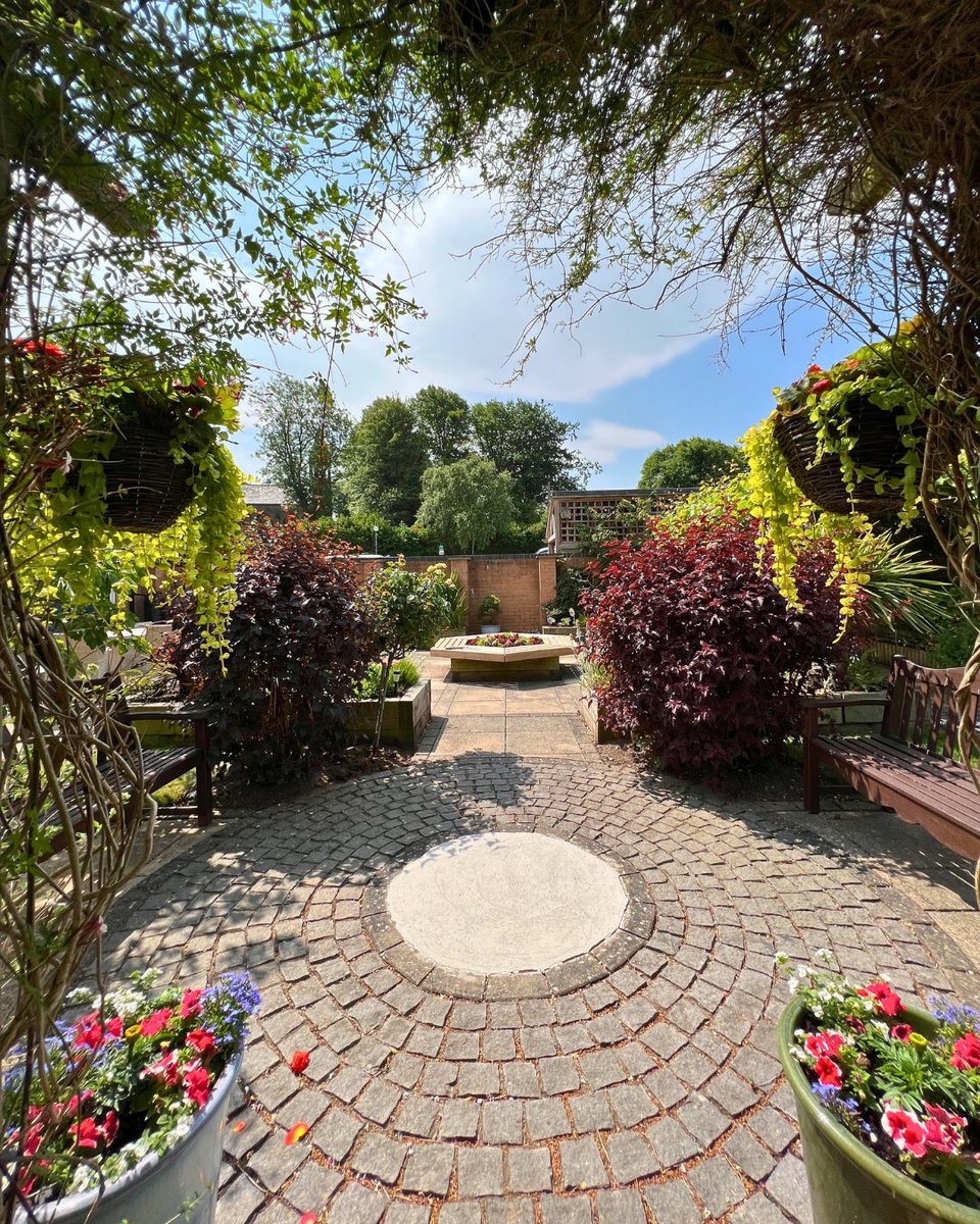 In just a few weeks, Barnsley Hospice will be taking part in the Yorkshire in Bloom competition, an annual celebration of the region’s most beautiful green spaces! 🌿✨

💬 Leave a comment below, we’d love to share your kind words with the volunteers who make it all possible.🧡