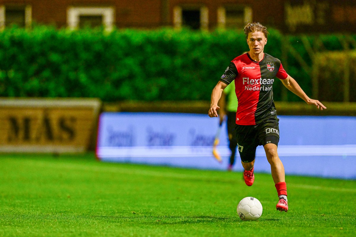 Jordi Altena vertrekt naar RKC Waalwijk

De 21-jarige middenvelder maakt gebruik van een clausule in zijn contract. Veel succes, Jordi!

Lees meer: detreffers.nl/jordi-altena-s…↗

#proshotsnl