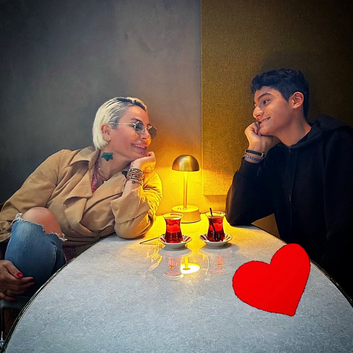 Çatım  yok pencerem yok 
dört duvarım yok 🤷🏼‍♀️
Ama tek huzurlu hissettigim en sağlam EVİMSİN OĞUL ♥️🧿

GünAymışŞşşş 🌀💙👦🏻🧿