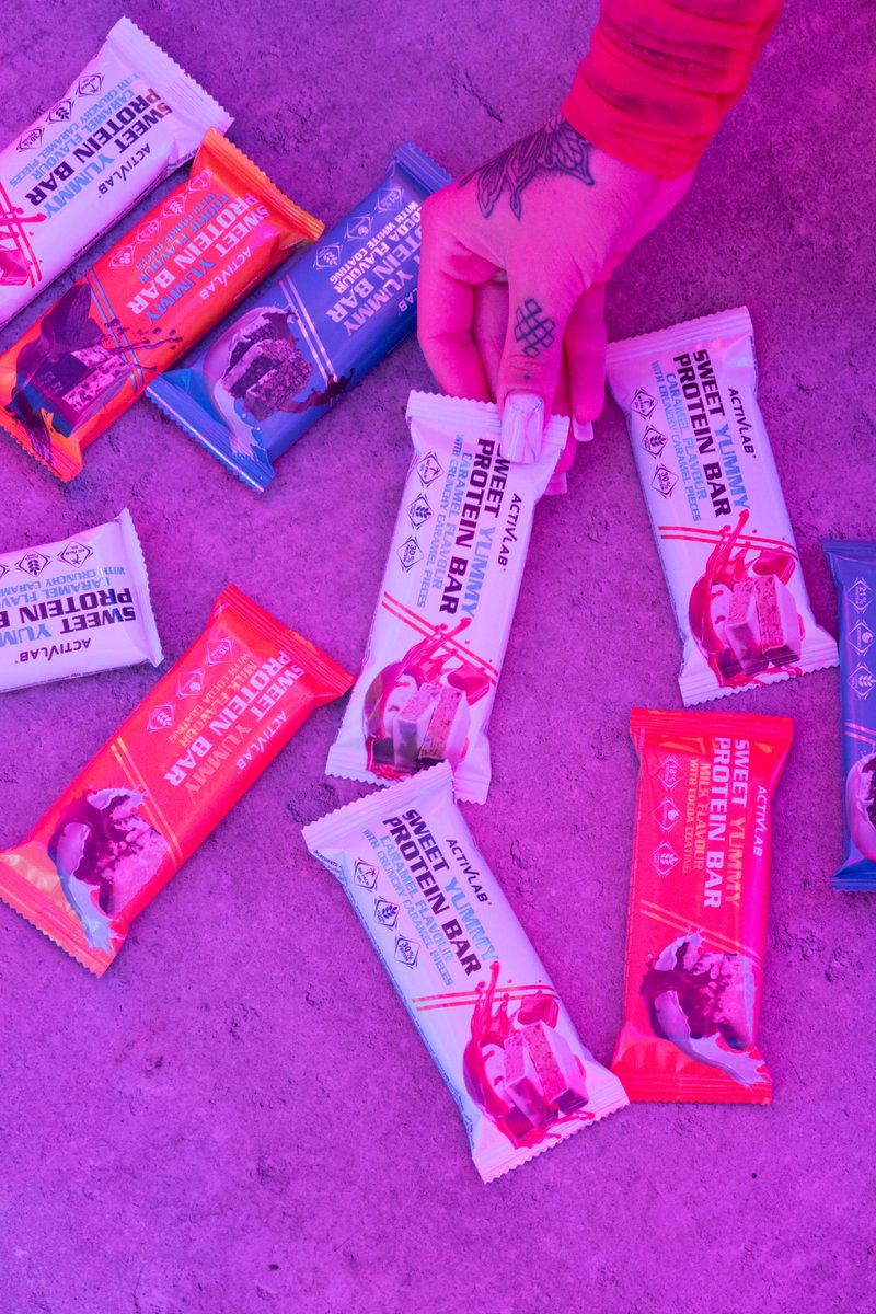 ACTIVLAB_PL's tweet photo. 🥰 Karmelowy zawrót głowy? Mówisz – masz! 
Sweet Yummy Protein Bar, to aż 30% białka! 

Bez glutenu, bez oleju palmowego - idealny do torebki, na siłkę i na kryzys energetyczny 💪

#proteinbar #karmel #sweetyummy #fitprzekąska #gym #activlab https://t.co/WxcxTtylCi