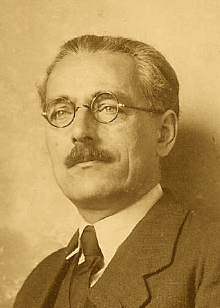 Paimboeuf. Une usine stratégique. Mais à la production en chute et aux ouvriers qui disparaissent... Après les avoir canonnés 4 ans dans les tranchées, le directeur n'est pas prêt à laisser les Allemands maîtres chez lui. Pris le 23 fév. 1944 il mourra à Mauthausen. Pierre Chevry