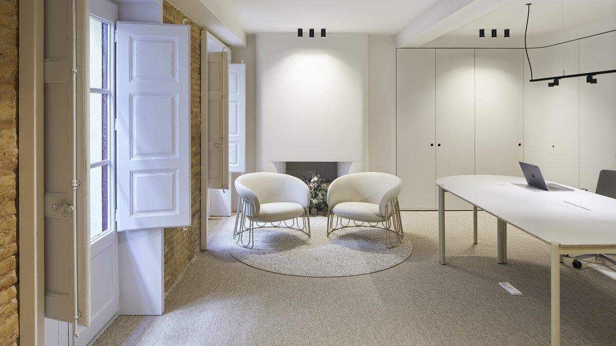 Jung_Iberica's tweet image. #c45interiorismo ha fusionado oficina y hogar en Zaragoza con un diseño polivalente y una fuerte identidad visual. Los mecanismos LS 990 de #JUNGibérica se integran con una paleta neutra. ¿Te gusta? ¡Cuéntanos tu opinión! #interiorismo #diseño
classico45.com