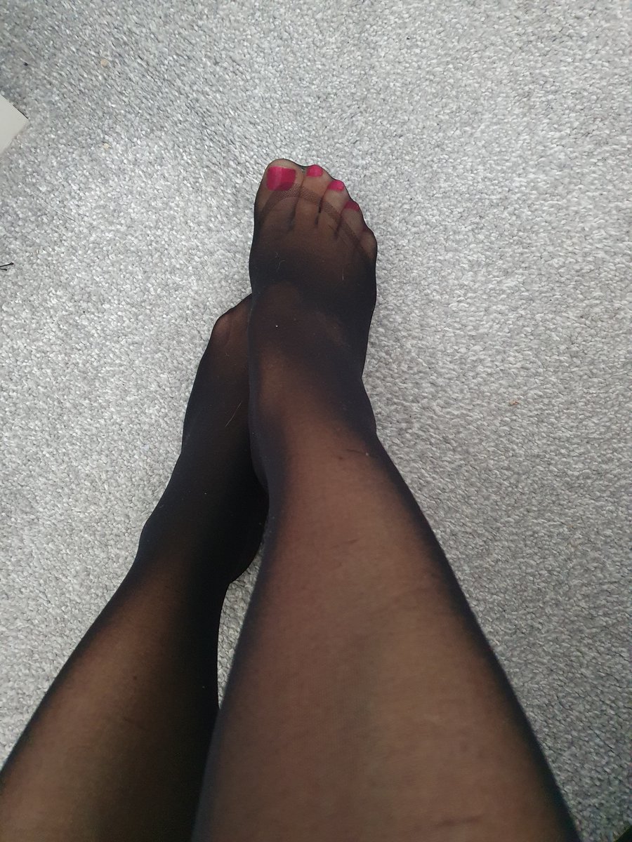 #tuesdaytoes #tuesdayvibe #toes #feetworshi̇p #feetfetısh

Onlyfans.com/camille_tinyti…