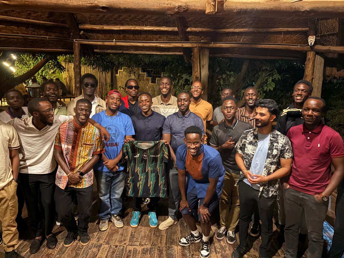 AgaKhanAlumni's tweet photo. Huge thanks to @AshianaBugolobi for hosting our pre-season team dinner! Looking forward to the next one! 🥘

#ISAL2 | #UpThe47z | #AshianaRestaurant https://t.co/uLlo75YIrc