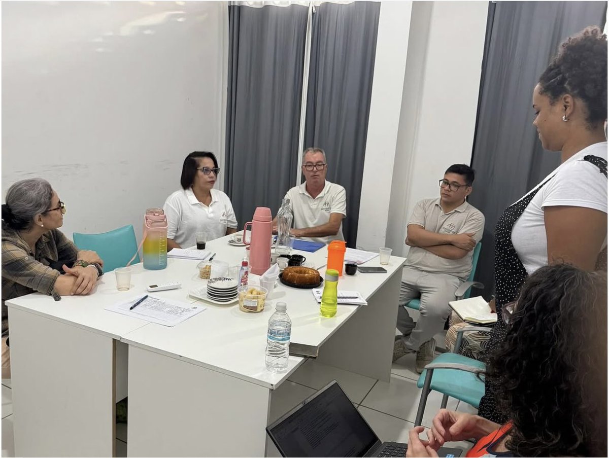 reviget's tweet photo. No dia 11 de junho, a Drª. Theolis Bessa participou da reunião com a ONG Motirô, com representantes do movimento Nós nas Ruas e do ISC/UFBA para tratar da parceria na realização das ações conjuntas. https://t.co/2axlHqbZjK