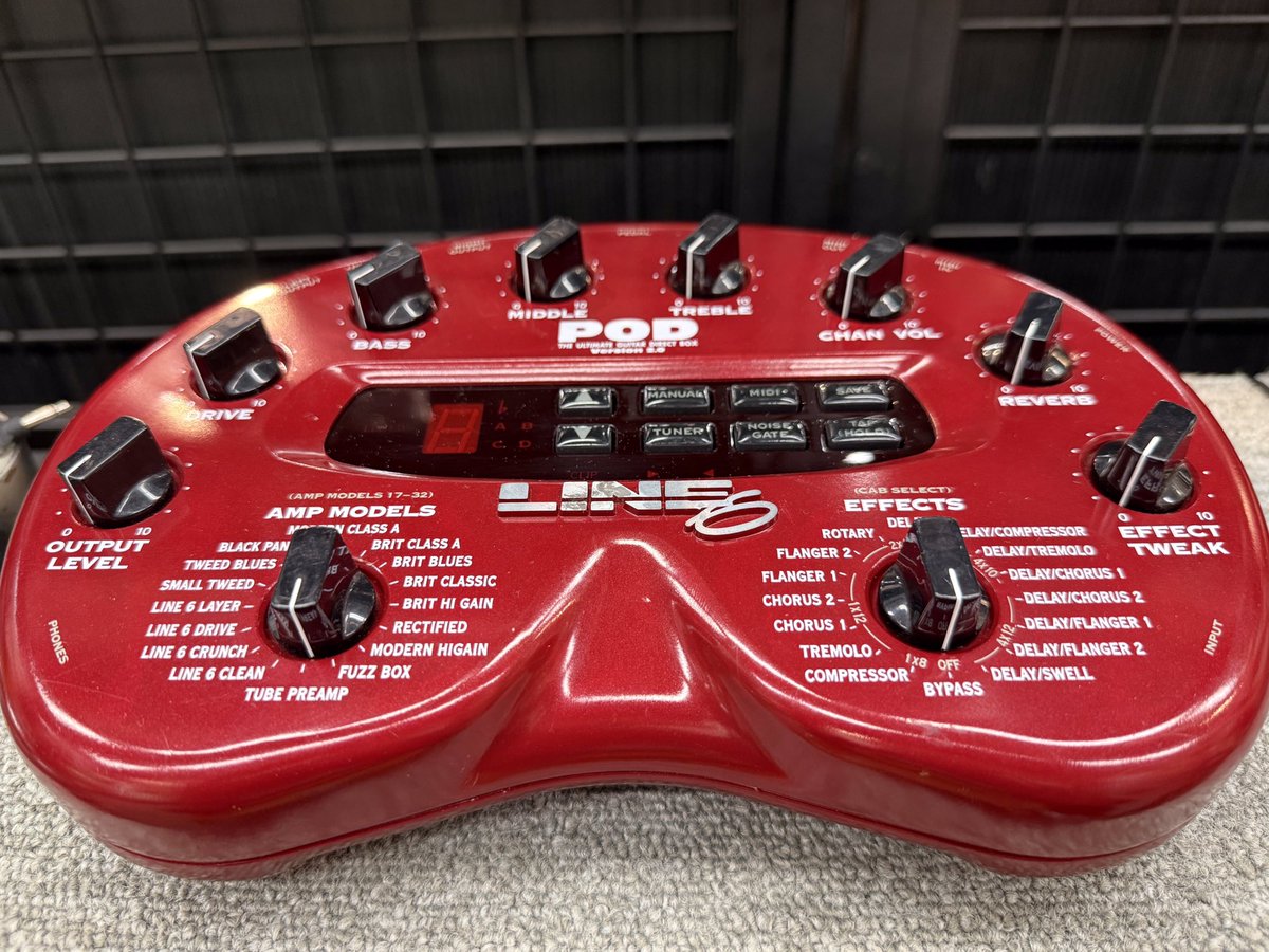 kurosawaekimae's tweet photo. 【EFフロア】
中古で #POD2 の入荷がありまして、クリーニングや撮影などしている最中に感じた既視感の正体は　#おしり探偵　でした😑 https://t.co/Kspk1mVVLD
