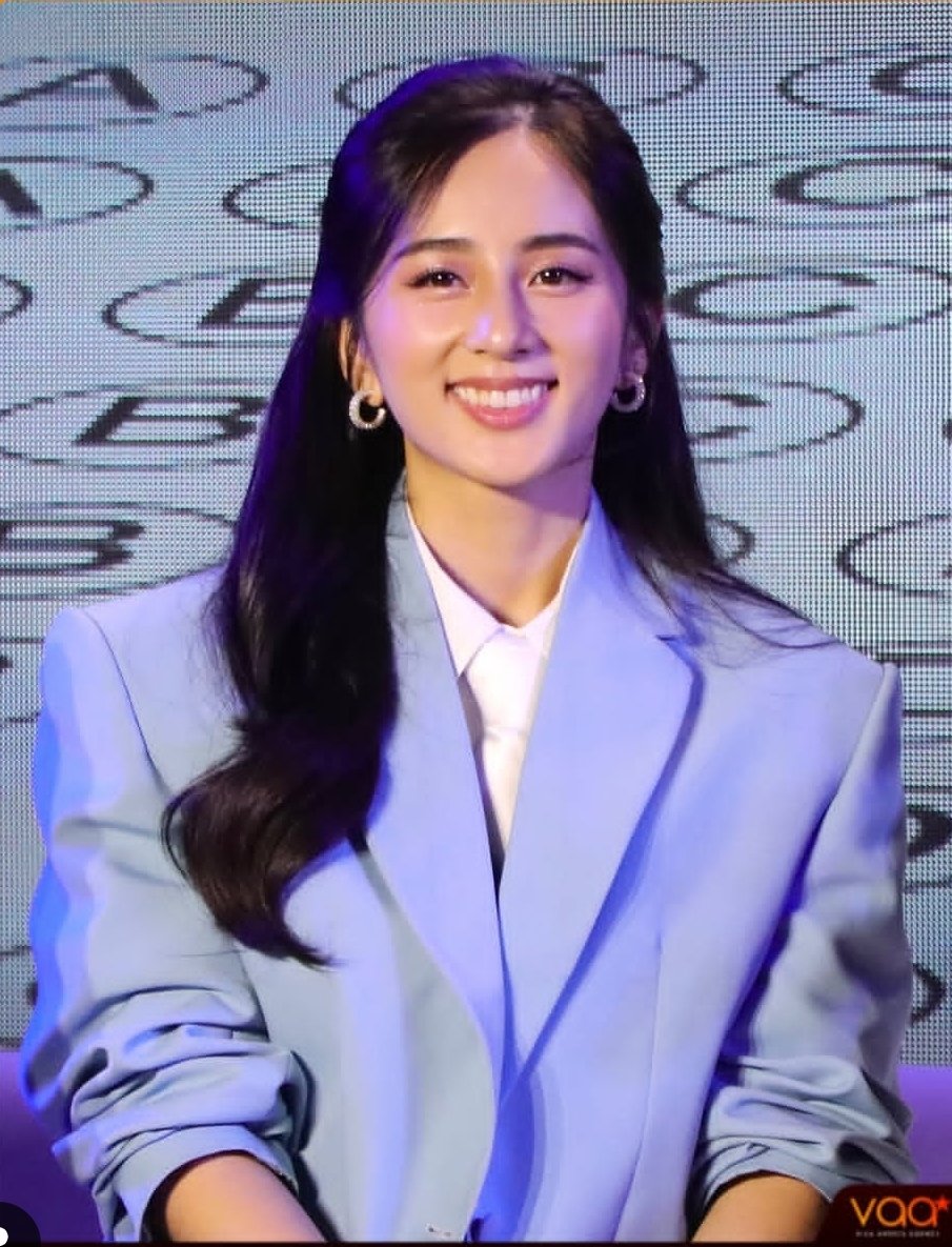 gabrielleluna24's tweet photo. Never beating the Mama Mary allegations... Kamukha nya si Mama Mary (insert toni g voice) 

BAD MOVES GENIUS MINDS

#HyacinthCallado | #GabLagman
#BGTSMediaCon | #BadGeniusTheSeries https://t.co/21O1wGHoAq