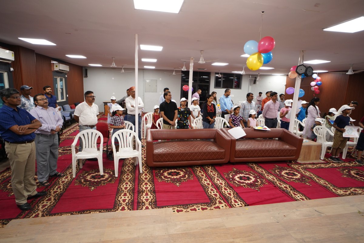FCI_NorthZone's tweet photo. Creativity unleashed! 🎨👧 ZSPC(NZ) organizes a drawing event for kids of ZO(N) employees at ZO(N) Noida. ED(N) Sh. Sachindra Patnaik & CGM(N),Sh. Anupam B Vyas and all officers graced the occasion, motivating young artists to dream big! 🌟 #DrawingEvent
#ZSPCFCI https://t.co/pLtWmwREim