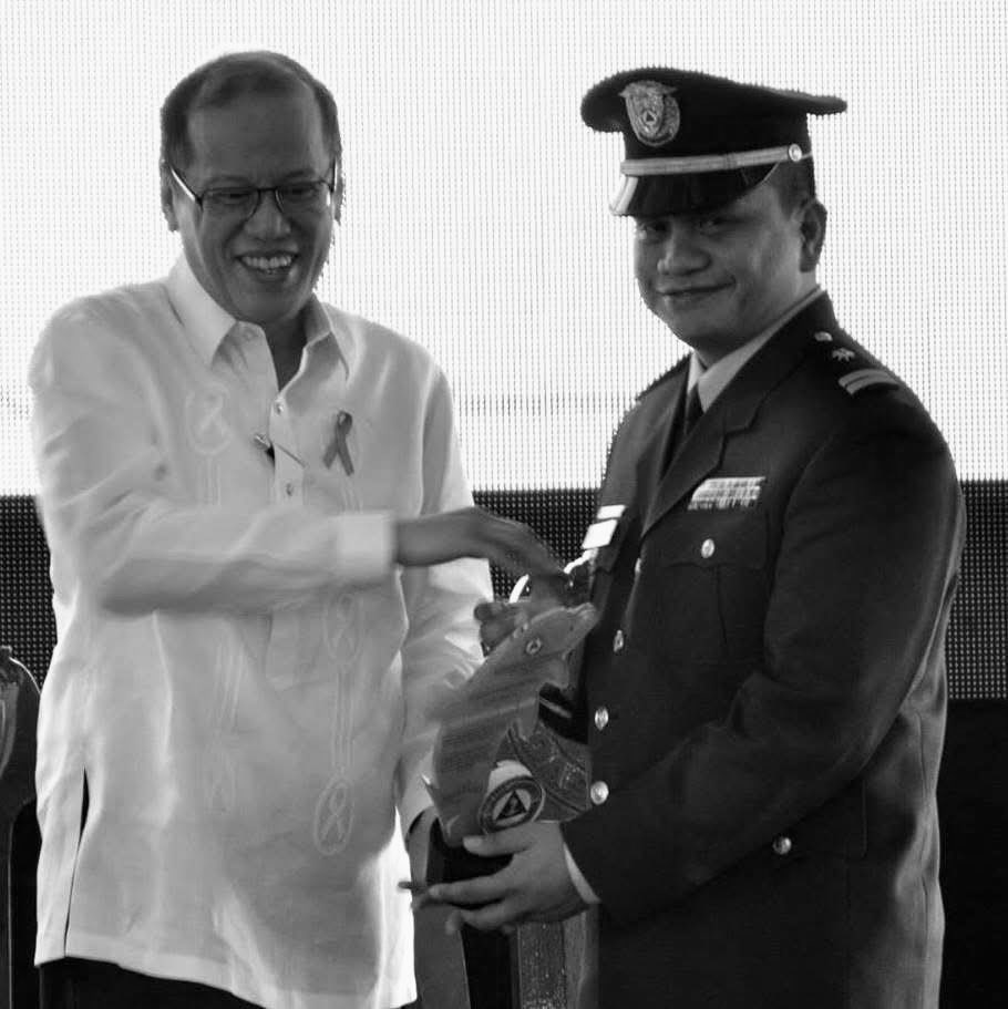“Kung seguridad na lang din po ang ating pag-uusapan, di ba't karugtong din nito ang ating pambansang dangal? 

“Dati, hindi man lang natin makuhang pumalag tuwing may sisindak sa atin sa loob mismo ng ating bakuran. Malinaw ang pahiwatig natin ngayon sa buong mundo: ang sa