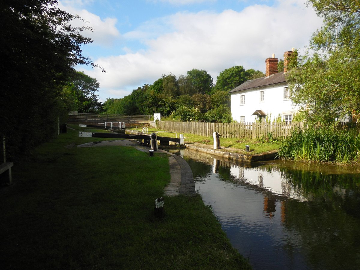retired_tom's tweet photo. My photos from #June 2019
#CanalRiverTrust #OxfordCanal #NellBridge #Aynho #Lock #Bridge #LiftBridge #Reflections
#Canals & #Waterways can provide #Peace & #calm for your own #Wellbeing #Lifesbetterbywater #KeepCanalsAliv https://t.co/VC3irJLcGE