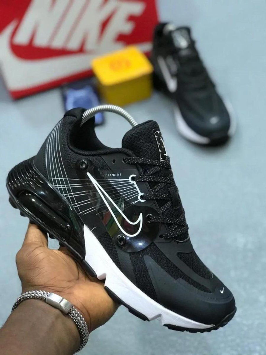 Sneakers 👟 (@sneakersfandom) on Twitter photo 