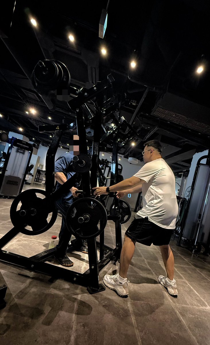 今日は3ヶ所のジムでパーソナルの日💪🏽💪🏽💪🏽

生徒の絞りやバルクをみてやる気をもらってます😁
<a href="/a_b_c_dayo/">✨SHIN✨</a>