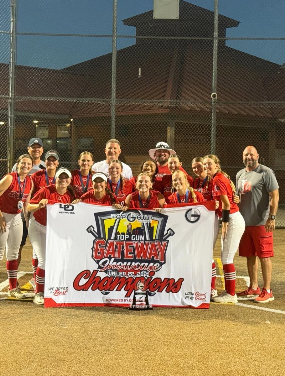 nayabuckner12's tweet photo. Me and my Dream mates are Champs!!!! We put together some good softball to win the Top Gun Gateway showcase and had a blast. Here’s a few highlights of some hits, including a HR hit in left field. I also want to congratulate the 10U and 18U Dreams for winning this weekend too!!! https://t.co/NLBt3XQ5xW