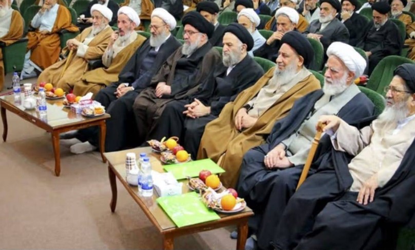 İran’da  Yeni Dini Lider Kim Olacak?
📌 İran’da Yeni Dini Lider Adayları Kimler?
İsrail’in sürpriz saldırıları sonrası Ayetullah Ali Hamaney, suikast endişesiyle sığınakta koruma altında… Hamaney, elektronik iletişimden uzak kalarak doğrudan irtibat kuruyor ve gizlice üç halef