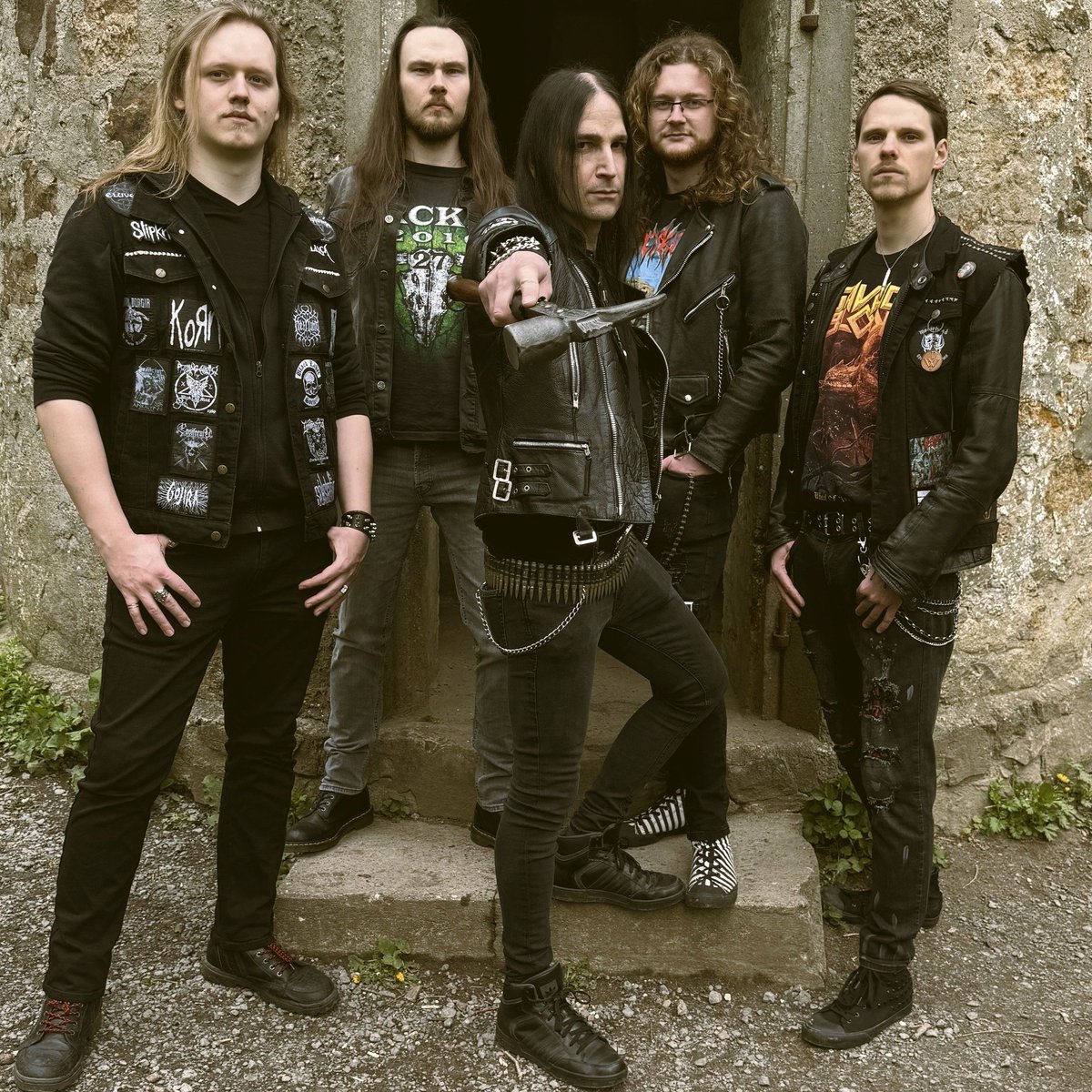 🔥 Ignite the fire within you! 🔥
German Heavy Metallers <a href="/tombofgiants/">Tomb of Giants</a> proudly present: "Holding The Flame" - their next chapter.

With this EP the band can finally present you the powerful voice of the new frontman Kai “Roarside”.
July 25 is the date!
#HoldingTheFlame #metal